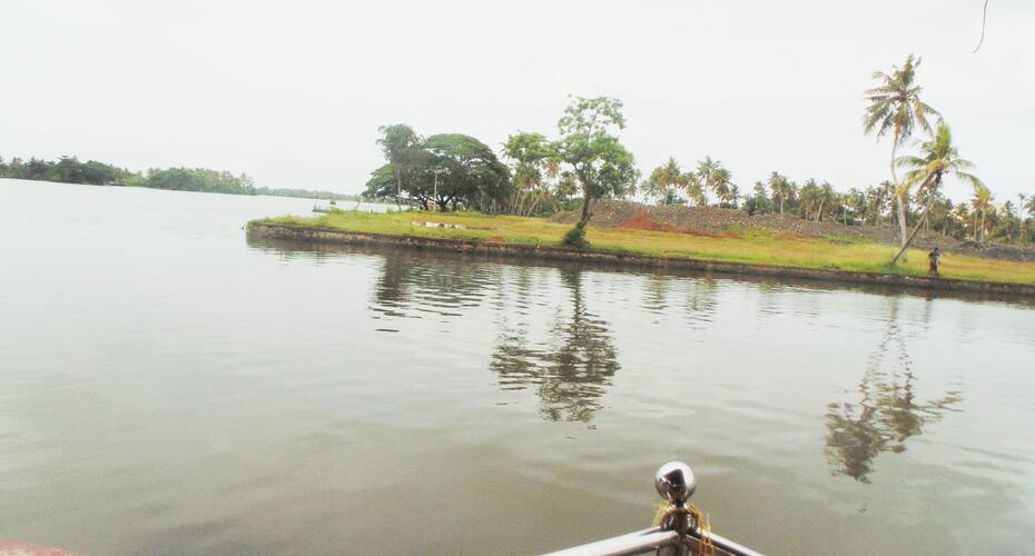 Kera Deluxe Houseboat, Alleppey 3